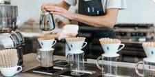 café