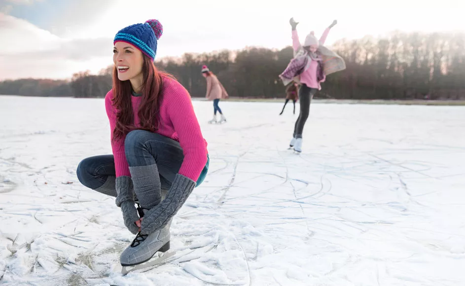 women ice skating
